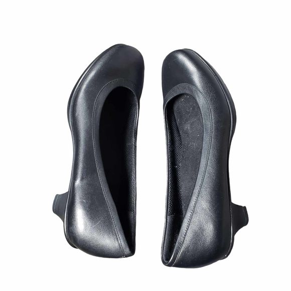 Crocs Grace Heel size 7 Leather Comfort Slip on Short Heel Pump No Box - Picture 4 of 8